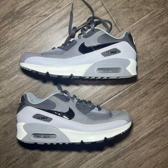 Nike Grey and Black Trainers - Picture 2 of 7